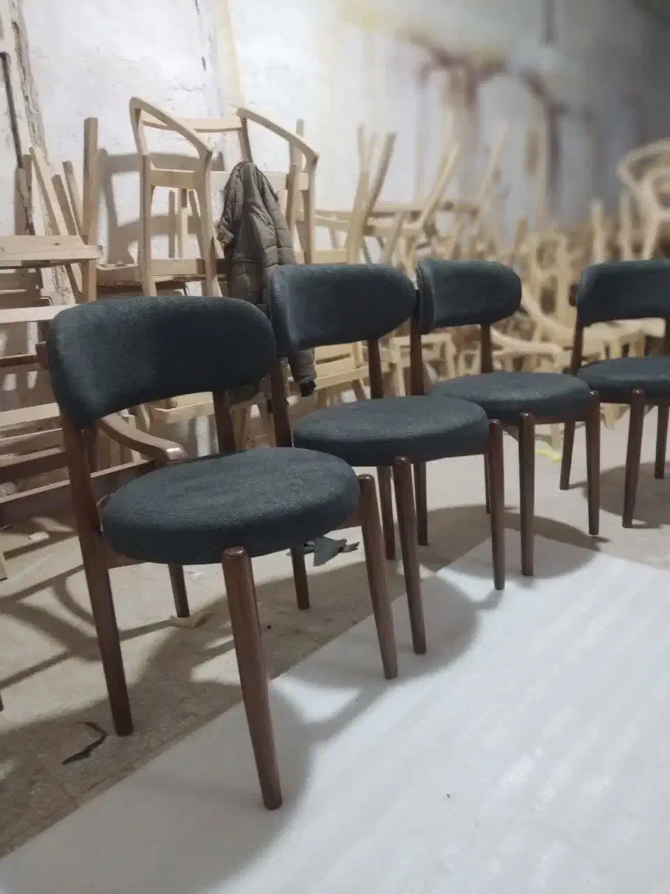 تولید و تعمیر انواع مبلمان|مبلمان خانگی و میز عسلی|سبزوار, هویزه|دیوار