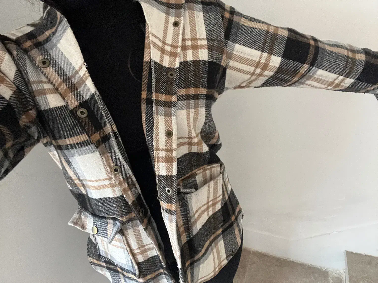 لباس|لباس|شیراز, اصلاح‌نژاد|دیوار