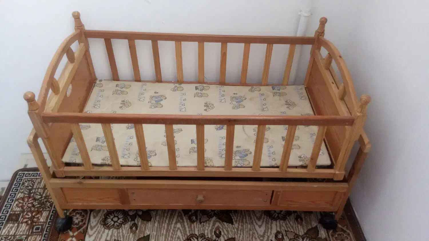 گهواره متحرک|تخت و صندلی بچه|سنندج, |دیوار