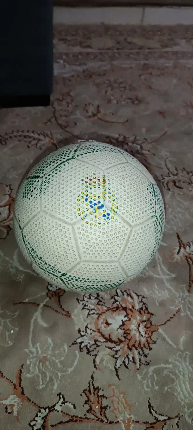 توپ فوتبال چهل تیکه|تجهیزات ورزشی|تهران, جلیلی|دیوار