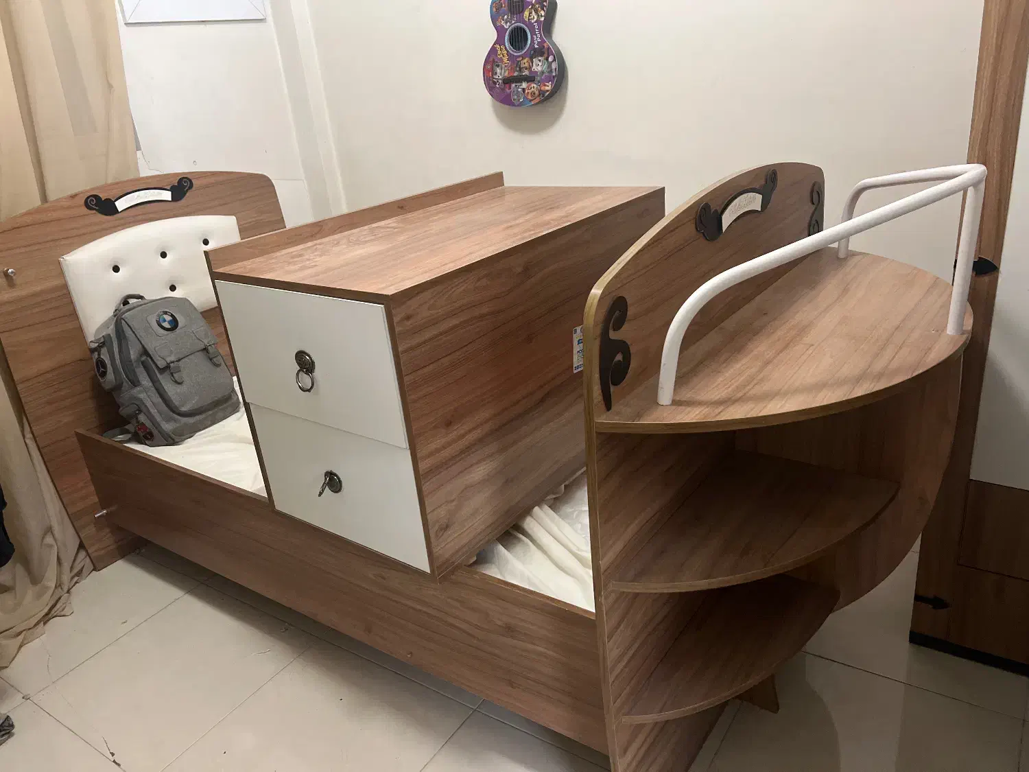 تخت کودک و نوجوان به همراه کمد،ویترین و دیوارکوب|تخت و سرویس خواب|تهران, افسریه جنوبی|دیوار