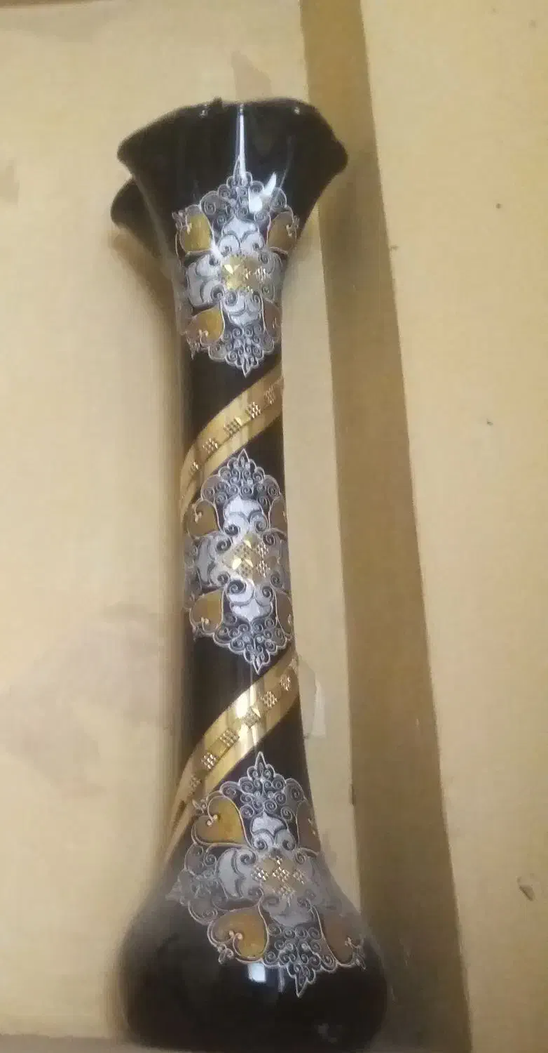 گلدان چینی بلند 250 تومان|گل مصنوعی|صدرا-فارس, فاز ۱|دیوار