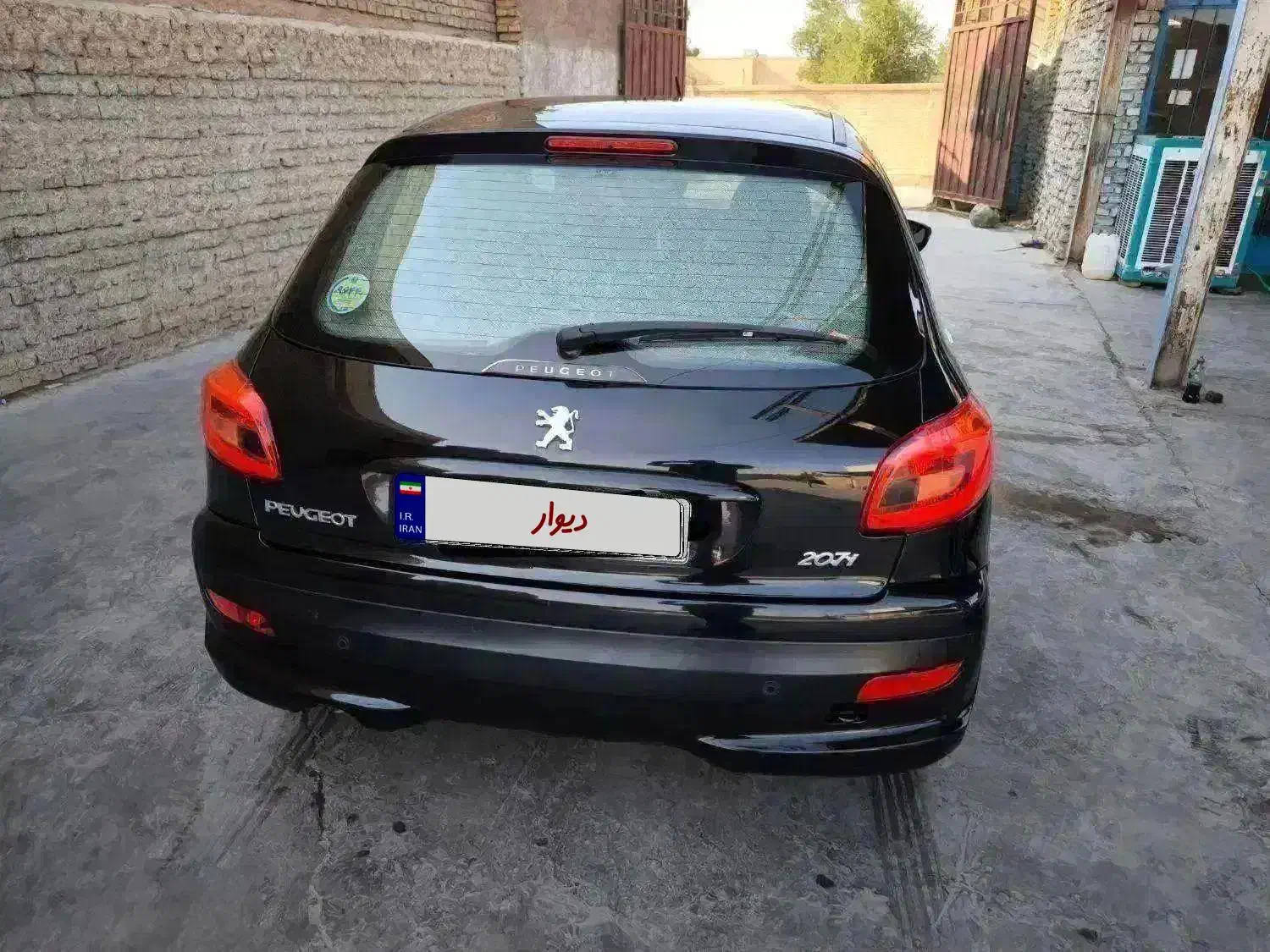 پژو 207 مدل 1401 مشکی کارکرد 39 هزار|خودرو سواری و وانت|اردکان, |دیوار