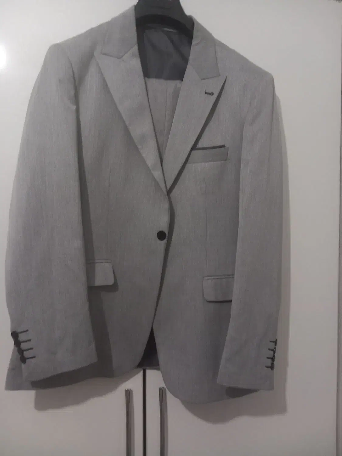 کت و شلوار نونو|لباس|قدس, شهر‌قدس|دیوار