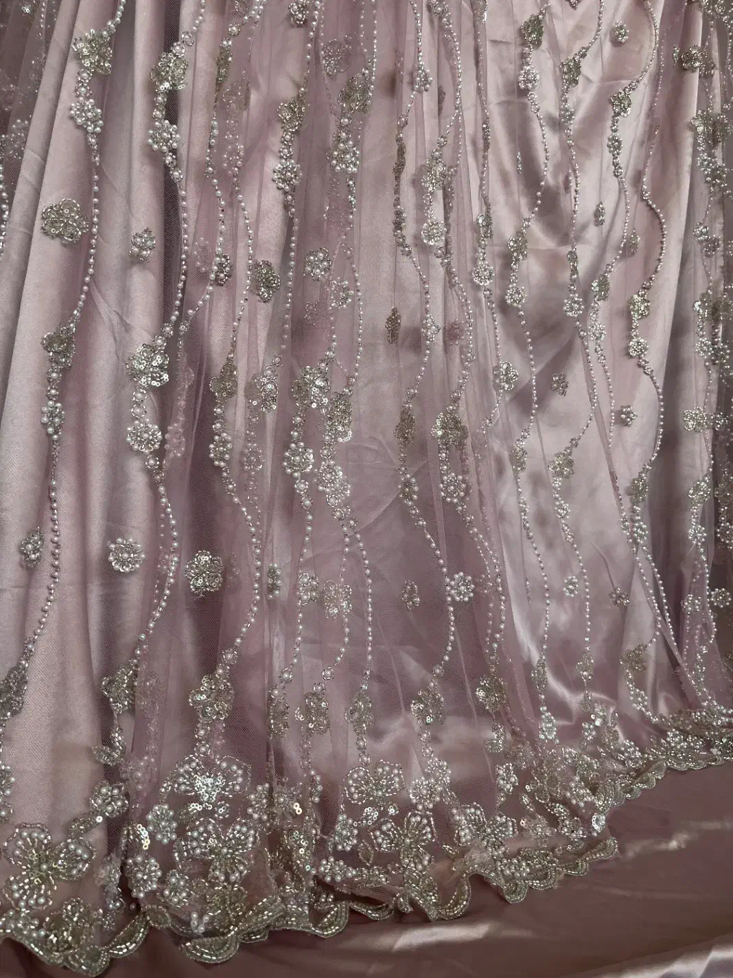 پارچه کار شده صورتی|لباس|سقز, |دیوار