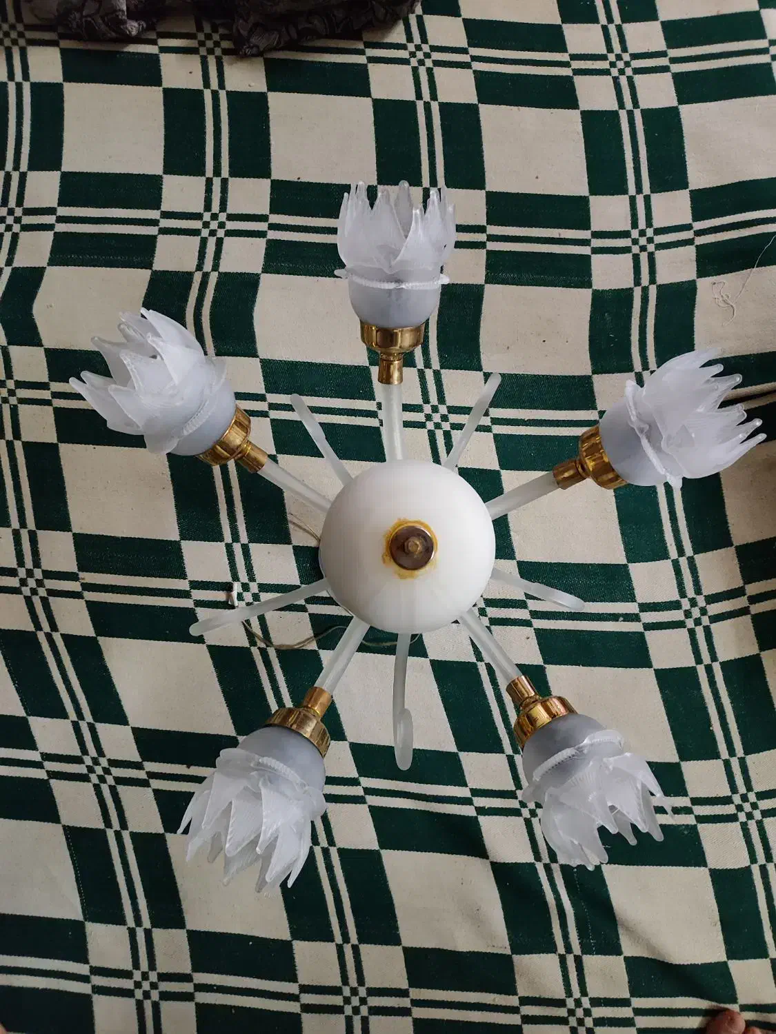 لوستر شیشه ای|لوستر و چراغ آویز|تربتحیدریه, کاشانی|دیوار