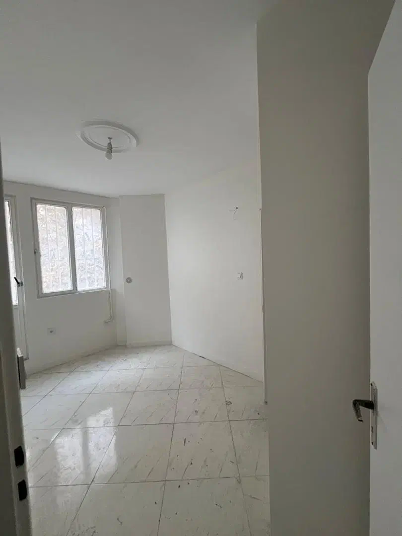 ۶۰متری با انباری و بالکن و دسترسی عالی