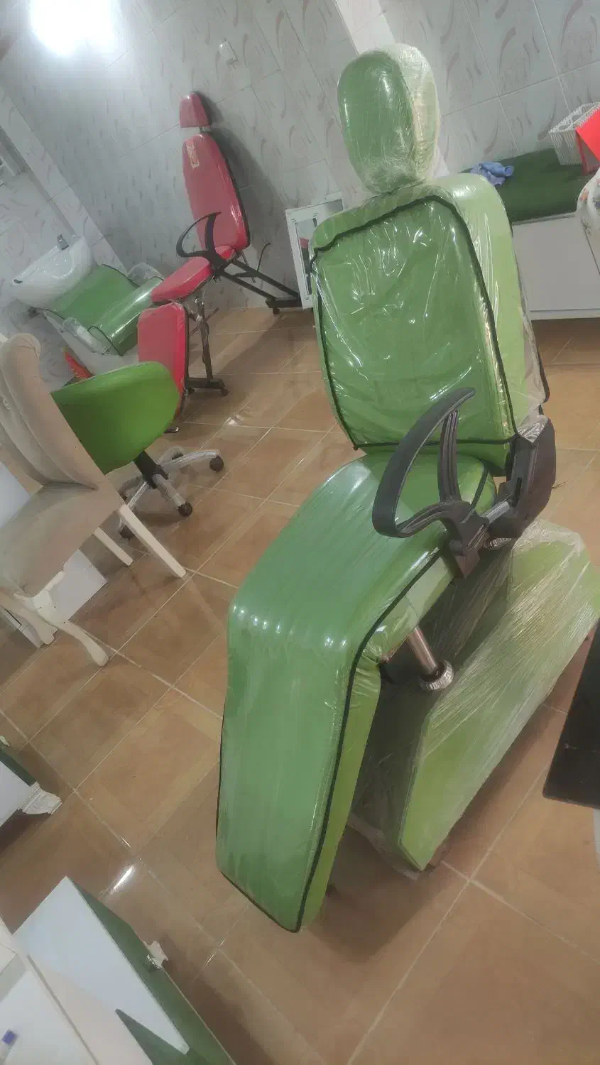 وسایل کاملا نو|آرایشگاه و سالنهای زیبایی|سیاهکل, |دیوار