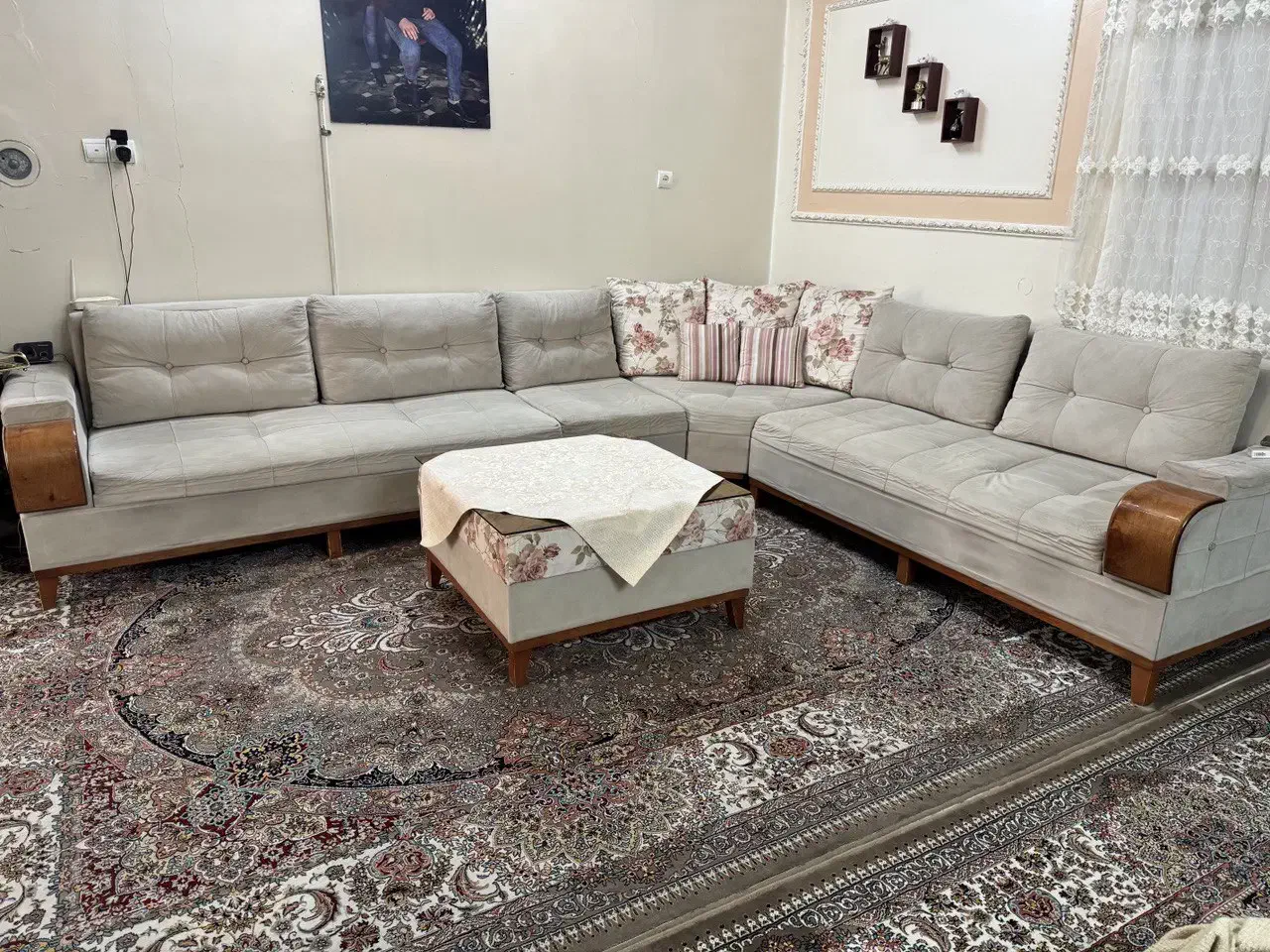 مبل ال ۹ نفره با میز وسط و شیشه با تخفیف|مبلمان خانگی و میز عسلی|تهران, اسفندیاری|دیوار