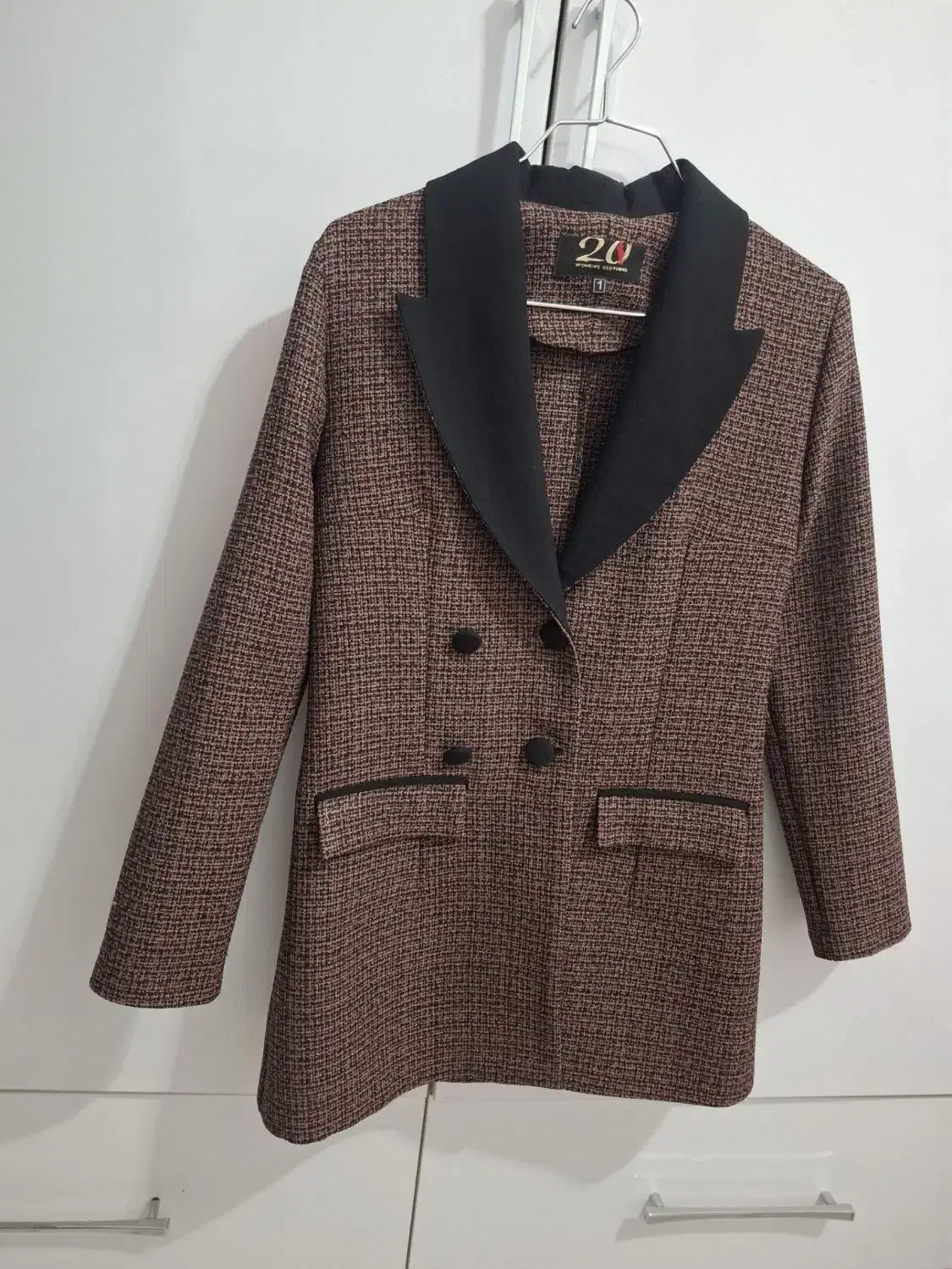 مانتو کتی|لباس|طبس, |دیوار