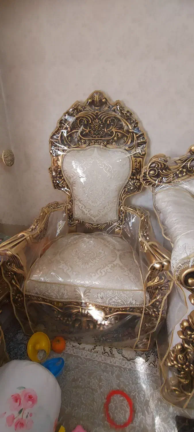 مبل هفت نفره و ساعت ایستاده مناسب جهاز بسیارتمیز|مبلمان خانگی و میز عسلی|محمدشهر, محمدشهر|دیوار