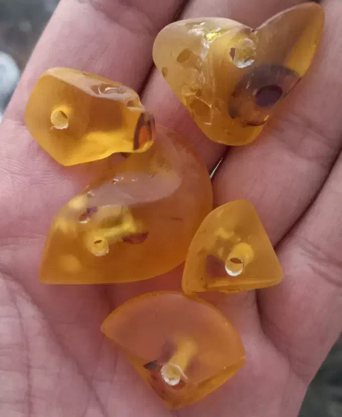 کهربا|جواهرات|شیراز, کوشک میدان|دیوار