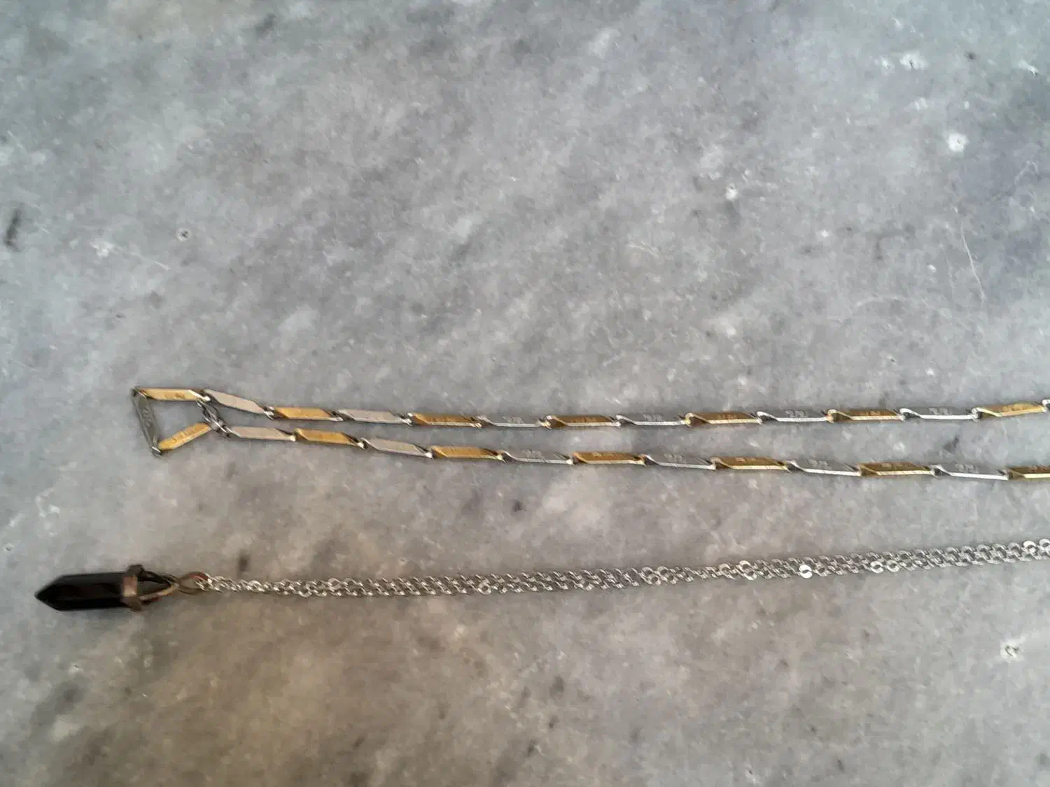 گردنبند|بدلیجات|شوشتر, |دیوار