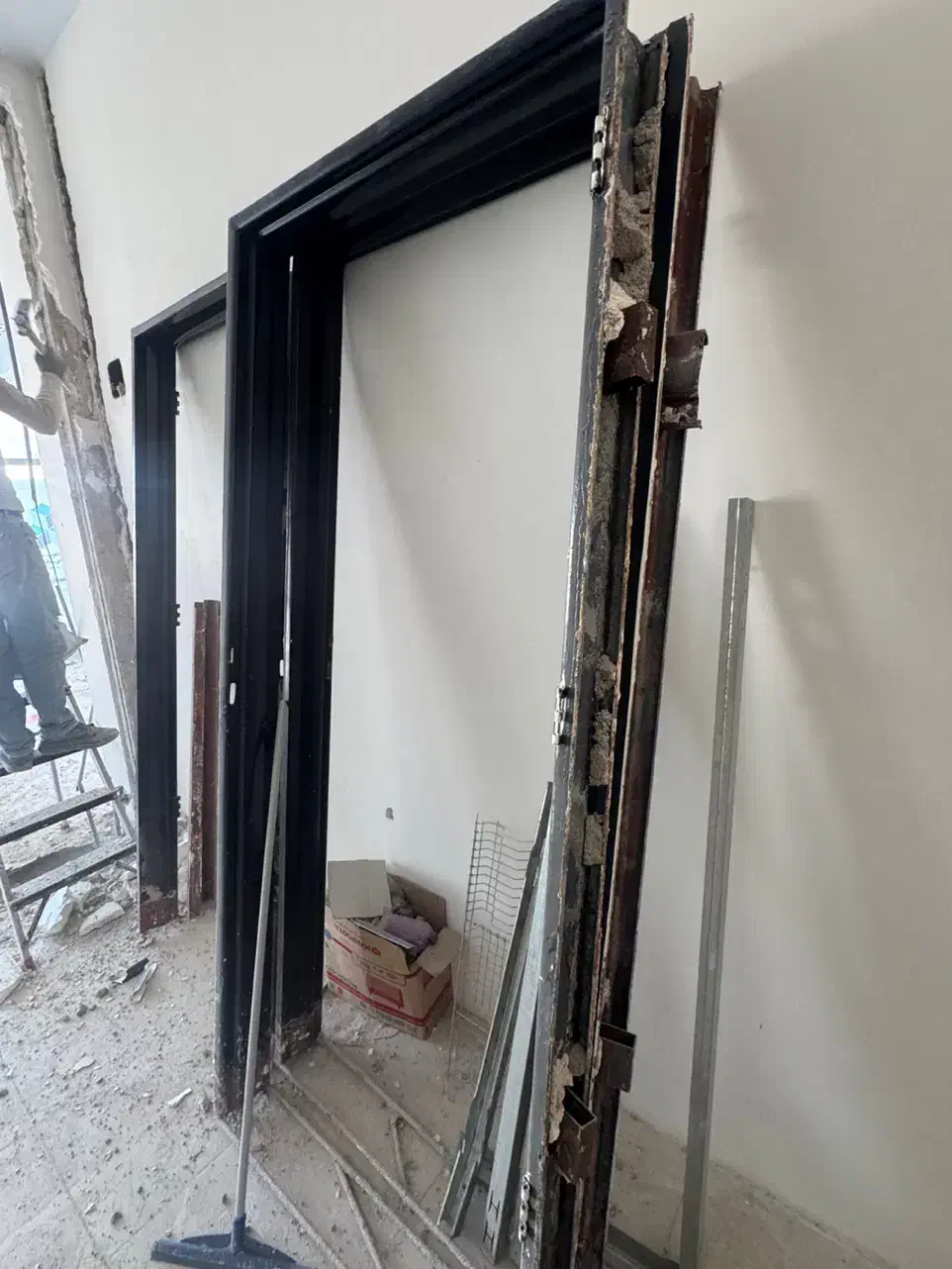 درب چوبی مشابه نو|مصالح و تجهیزات ساختمان|پردیس, فاز ۳|دیوار