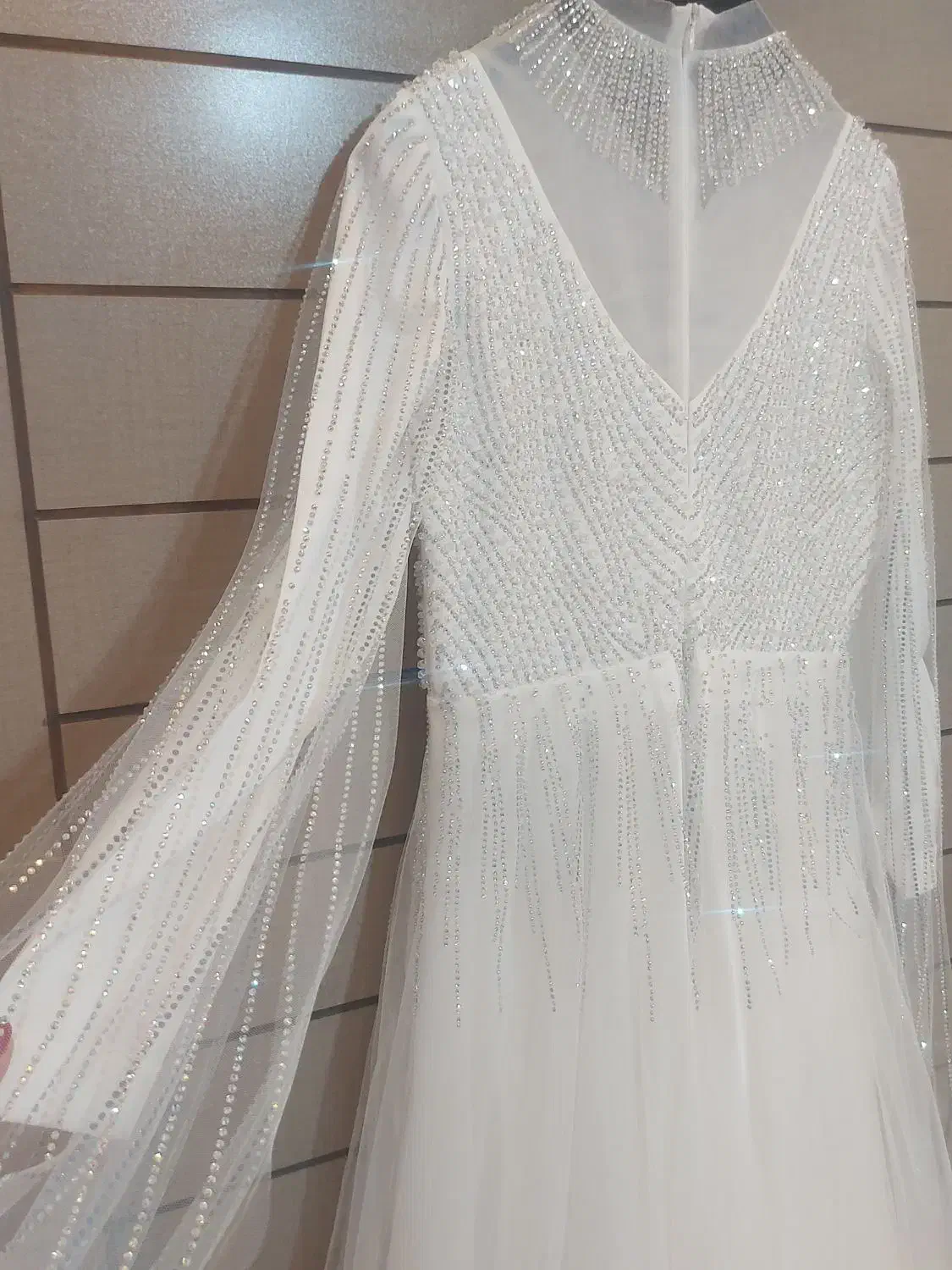 لباس عقد و عروس|لباس|لاهیجان, لیالستان|دیوار