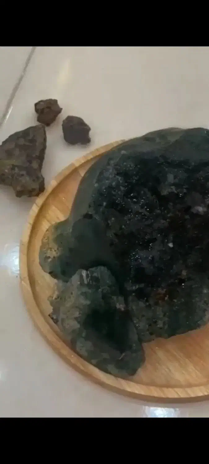 سنگ یشم معدنی|کلکسیون اشیاء عتیقه|ساری, |دیوار