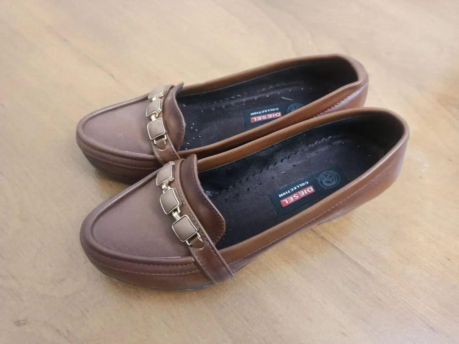 کفش|کیف، کفش، کمربند|پردیس, فاز ۲|دیوار