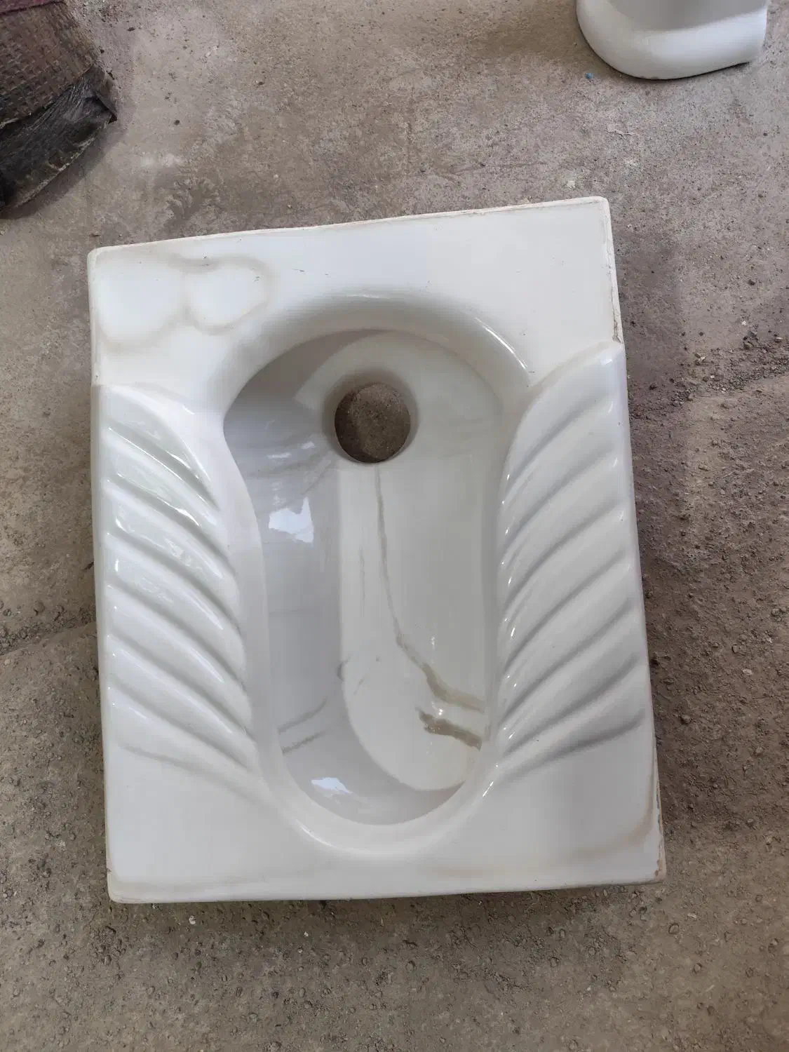 روشویی توالت|لوازم سرویس بهداشتی|کاشان, فین بزرگ|دیوار