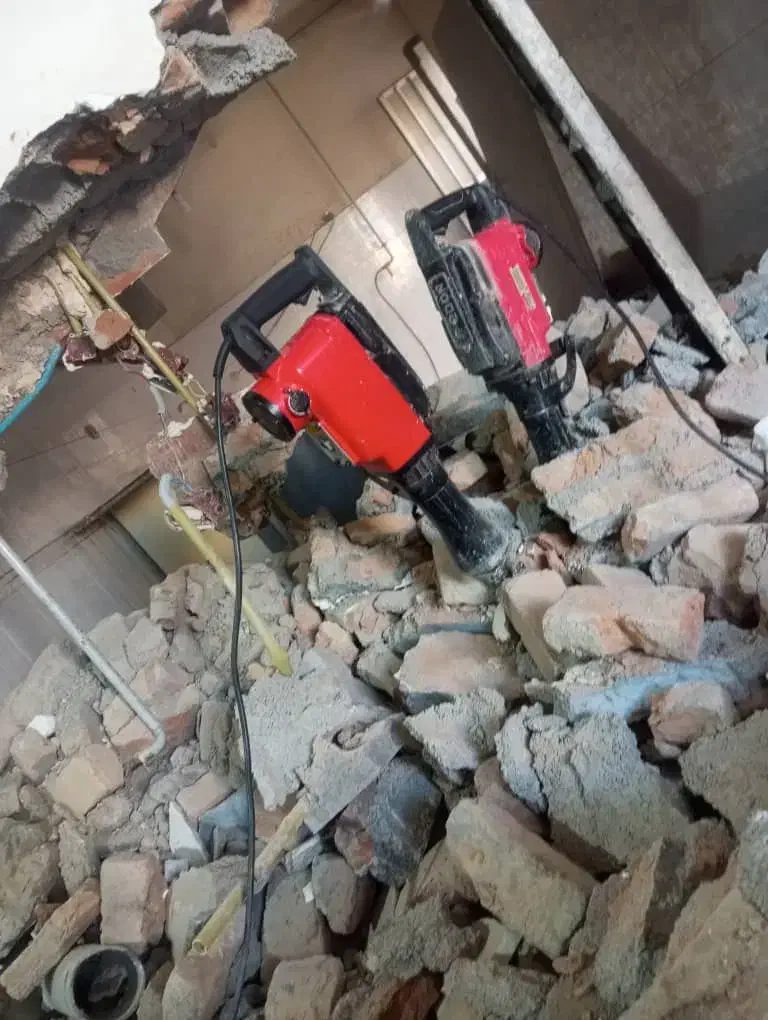 خدمات تخریب کاری با پیکور بزرگ و کوچک|خدمات پیشه و مهارت|ایرانشهر, |دیوار