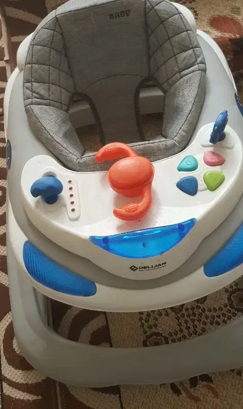 روروک دلیجان و تخت کنار مادر zooye|تخت و صندلی بچه|همدان, |دیوار