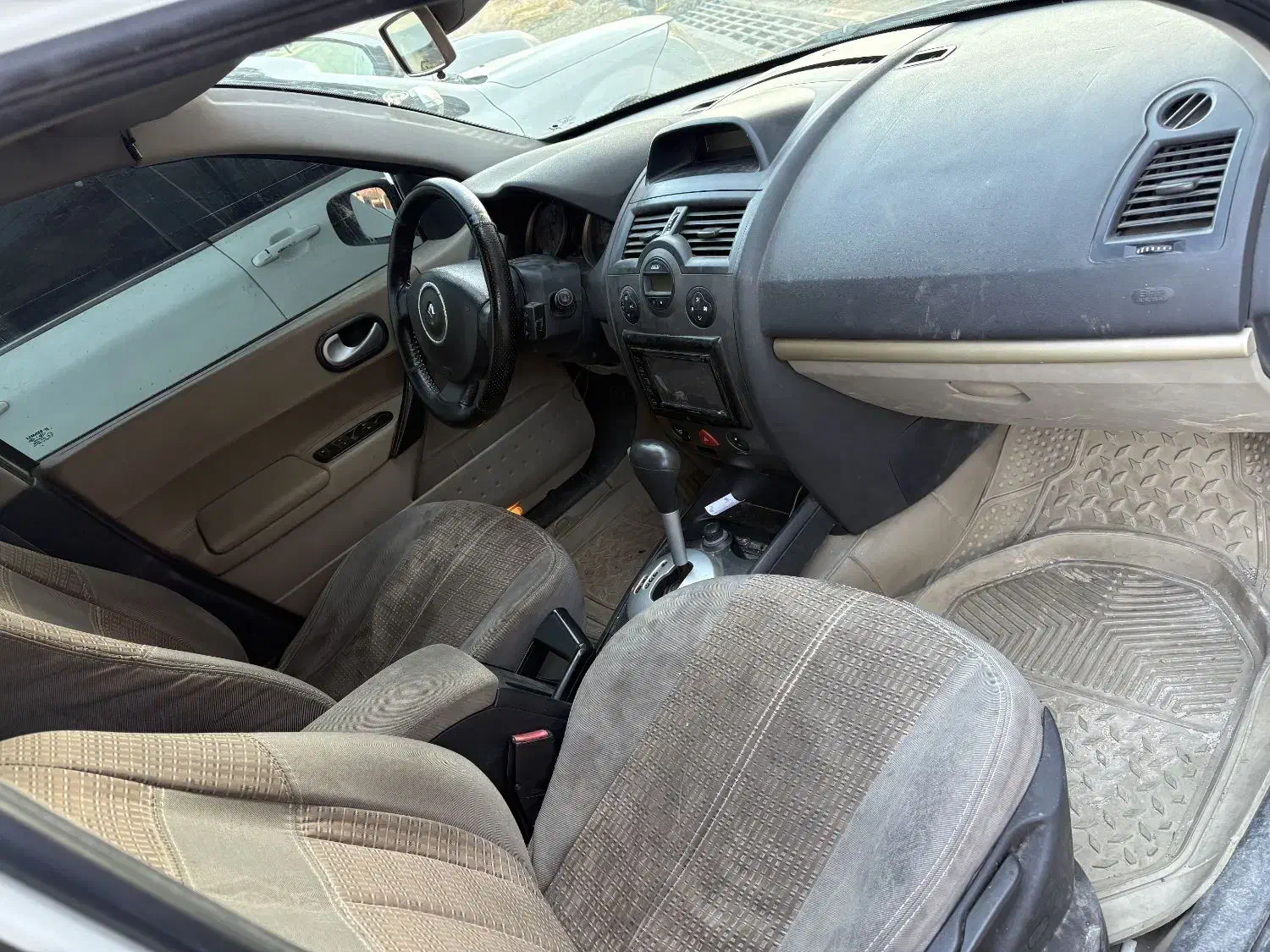 مگان2000اتومات.معاوضه با ef7یا پارسtu5|خودرو سواری و وانت|یاسوج, |دیوار