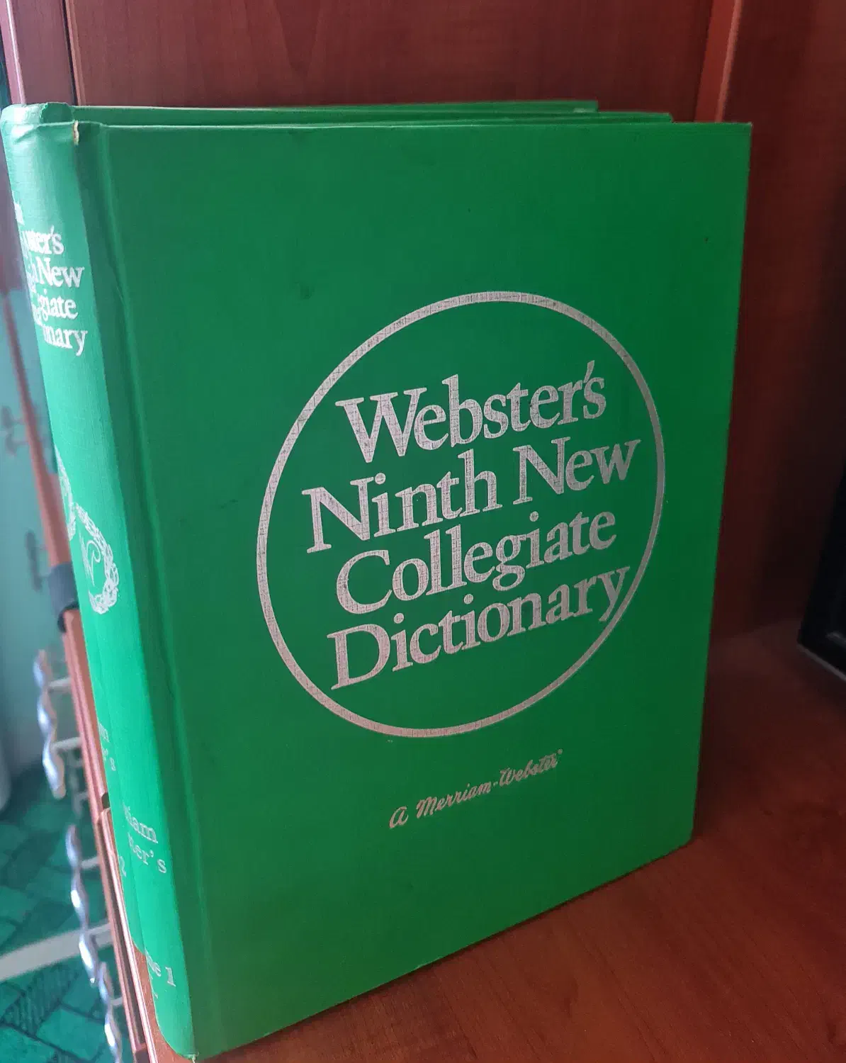 دیکشنری websters ninth new collegiate|کتاب و مجله آموزشی|ساری, |دیوار