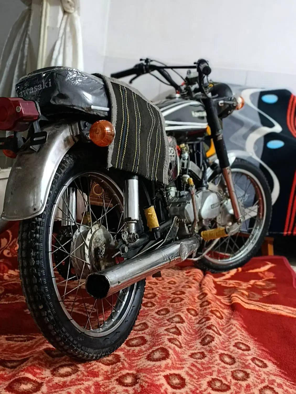 متور|موتورسیکلت|برخوار, |دیوار