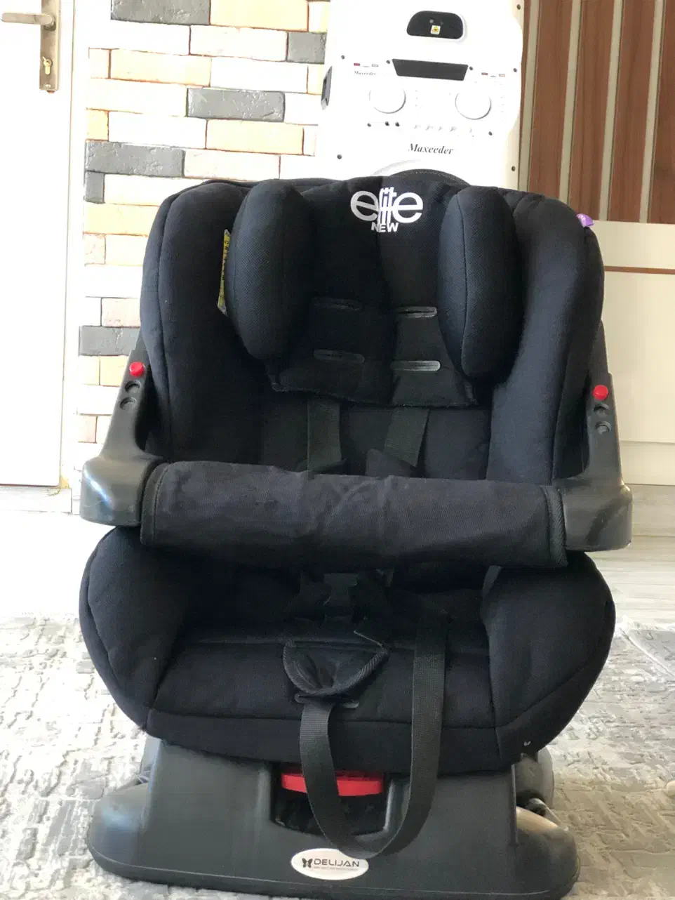 صندلی کودک درحد نو|تخت و صندلی بچه|سنندج, |دیوار