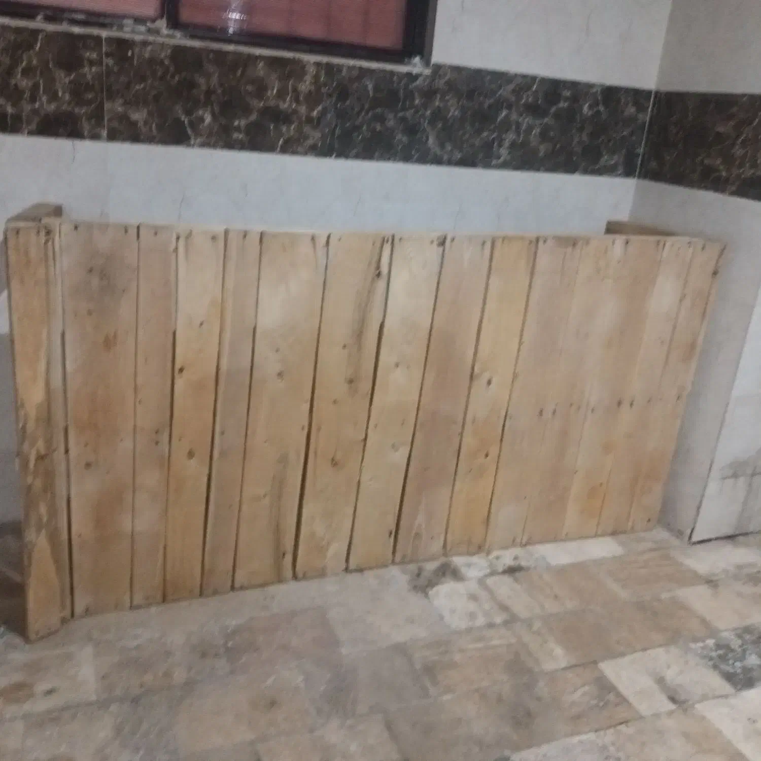 تخت چوبی سنتی حیاط باغ ،|تخت و سرویس خواب|ساوه, |دیوار