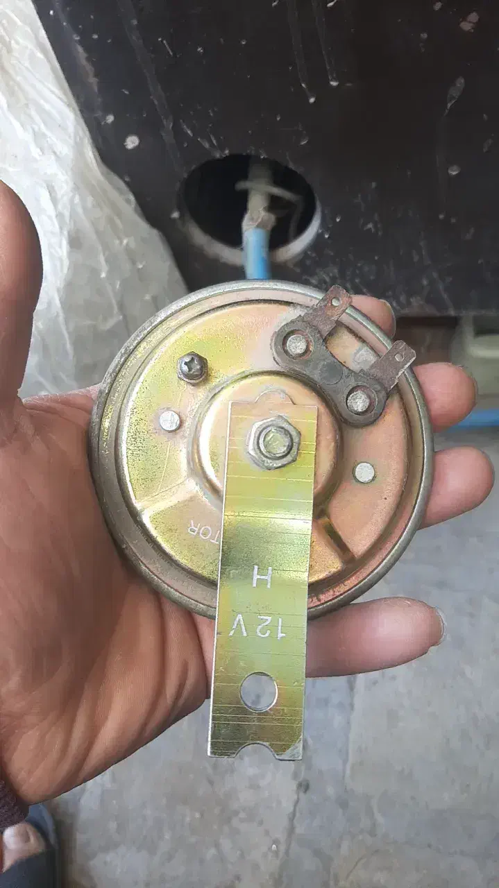 بوق صحیح و سالم قیمت مناسب|قطعات یدکی و لوازم جانبی|کاشان, میدانگاه آقا|دیوار