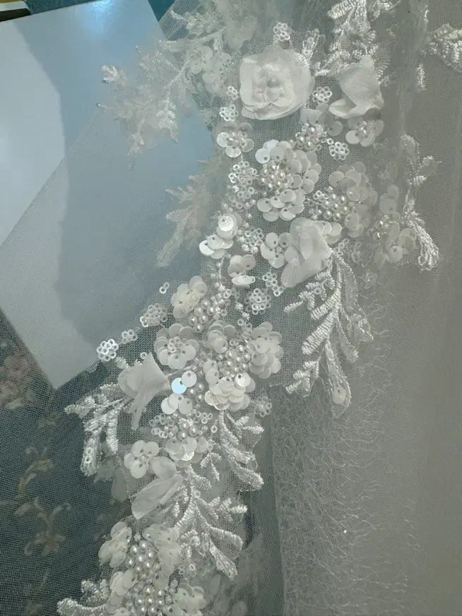 به یک خانم کار بلد ومسلط به فروشندگی نیازمندیم|استخدام بازاریابی و فروش|رشت, بازار|دیوار