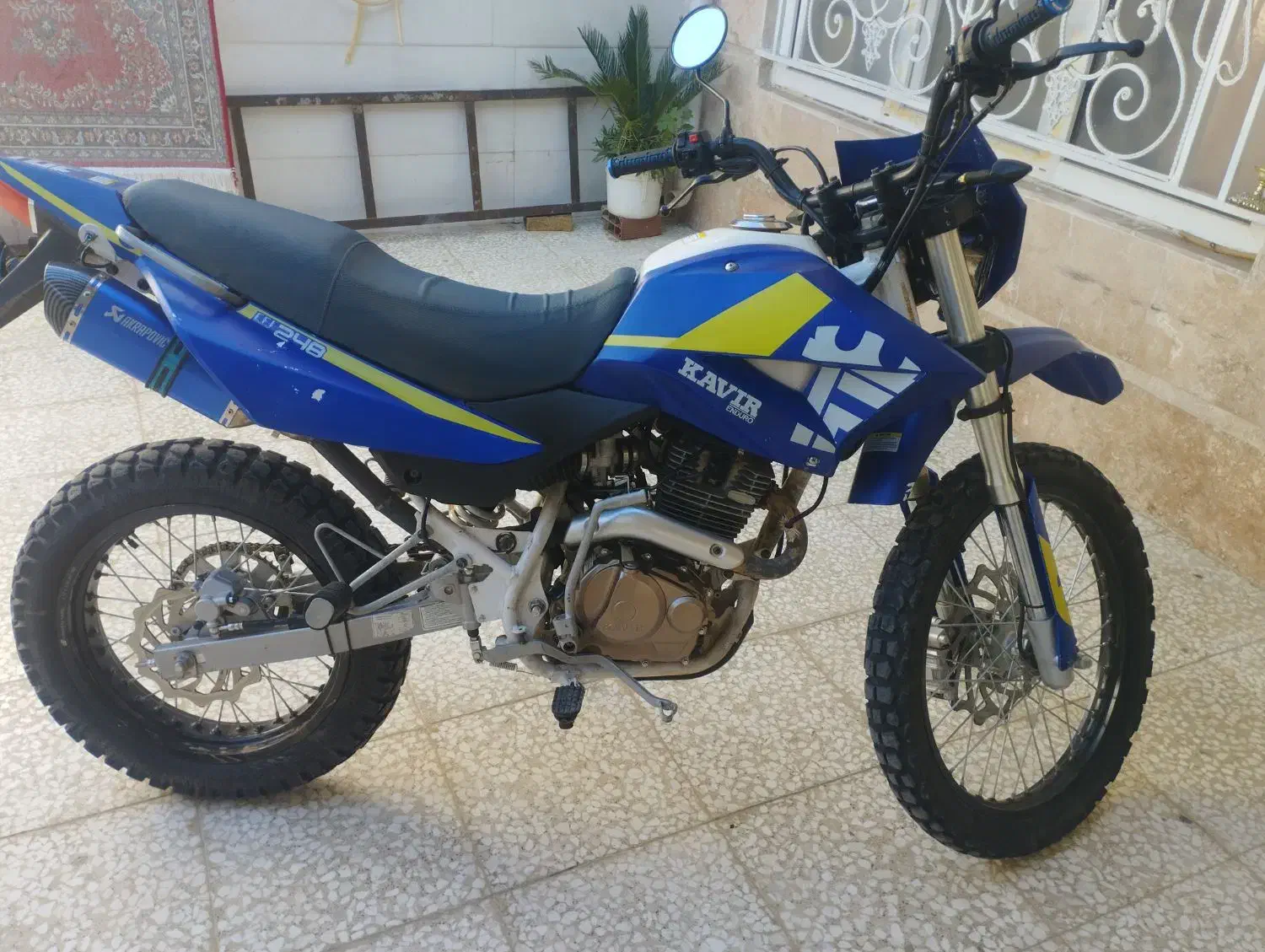 تریل t2 کویر|موتورسیکلت|دوزین, |دیوار