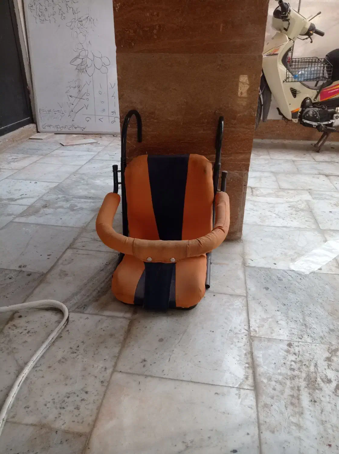 تخت نوزاد|تخت و صندلی بچه|بجنورد, |دیوار