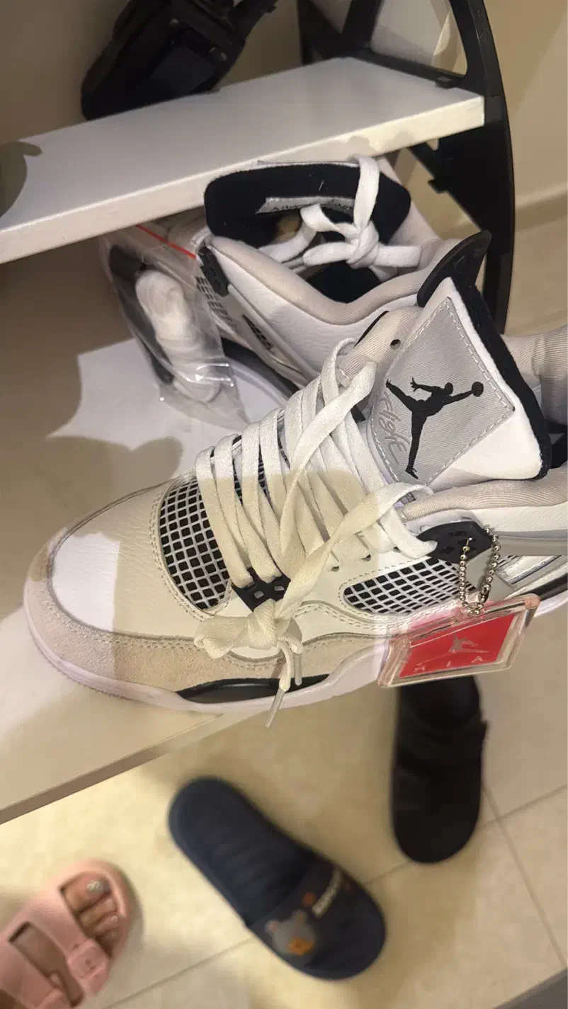 فروش تعدادی کفش و لباس نایک|کیف، کفش، کمربند|کیش, |دیوار