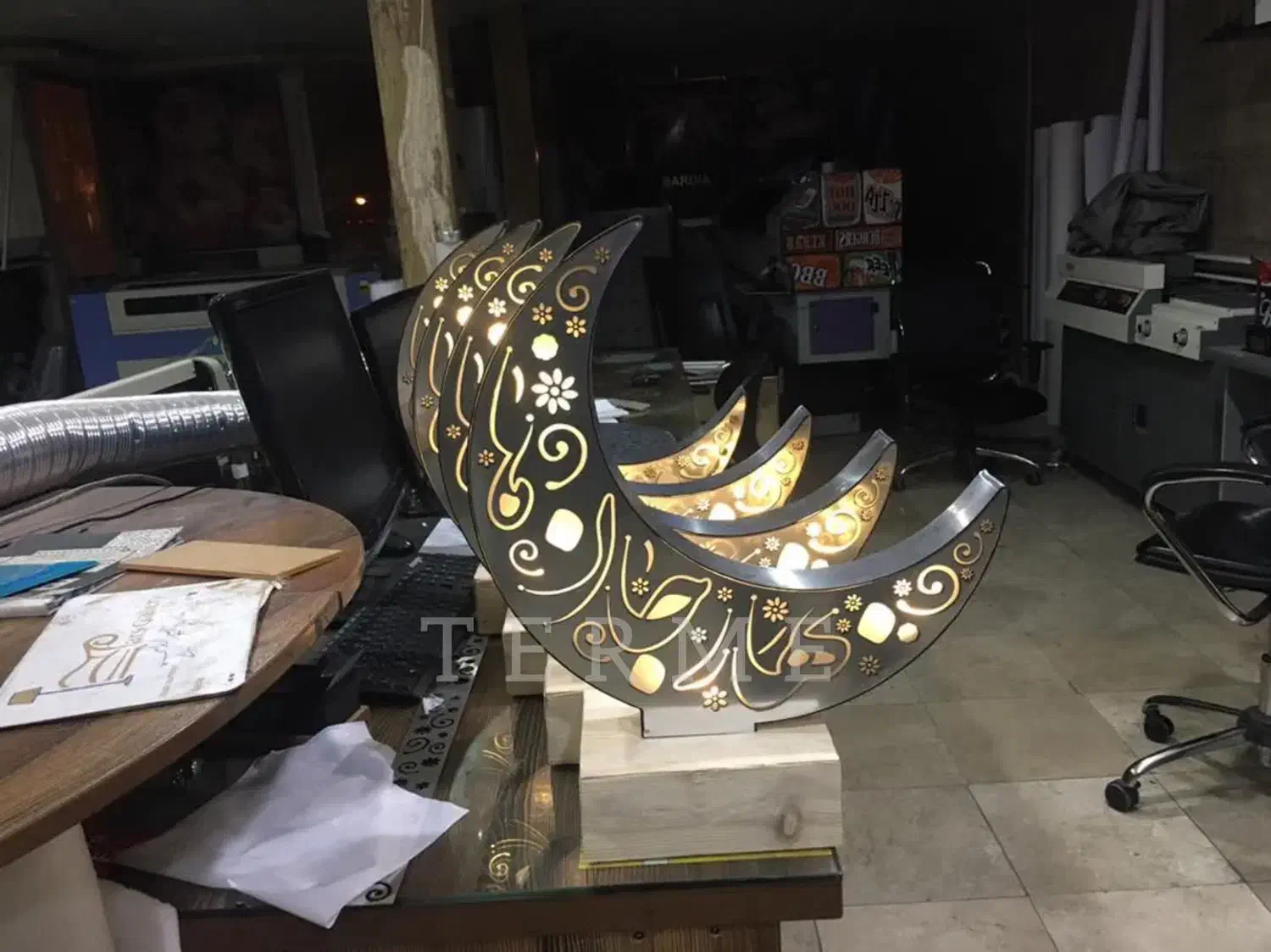 ساخت تندیس اختصاصی و لوکس ، شرکت ترمه  صادقیه|مجسمه، تندیس، ماکت|تهران, صادقیه|دیوار