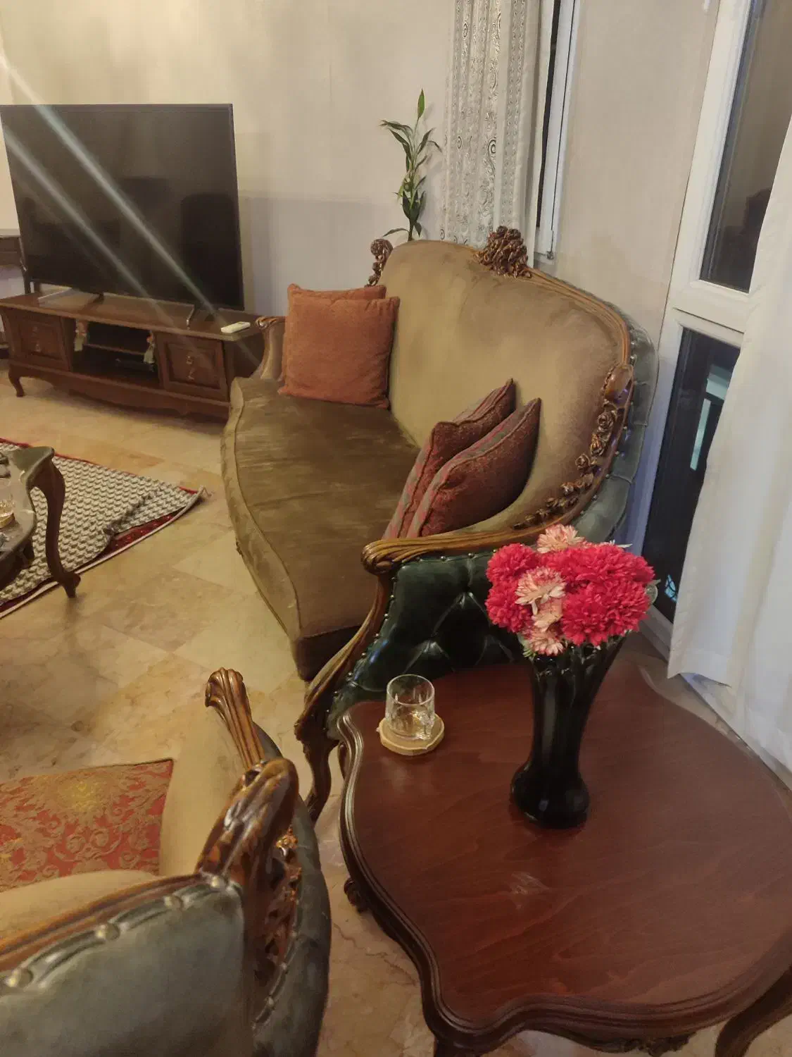 مبل هفت نفره راحتی و منبت کاری شیک و خاص|مبلمان خانگی و میز عسلی|تهران, سید خندان (جلفا)|دیوار