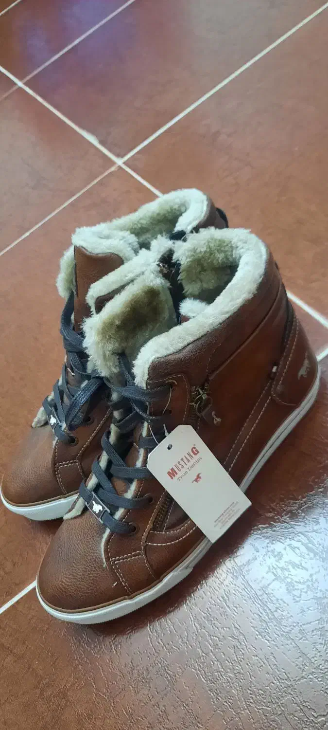 نیم بوت مارک از اروپا واسم اومده|کیف، کفش، کمربند|مهاباد (آذربایجان غربی), |دیوار