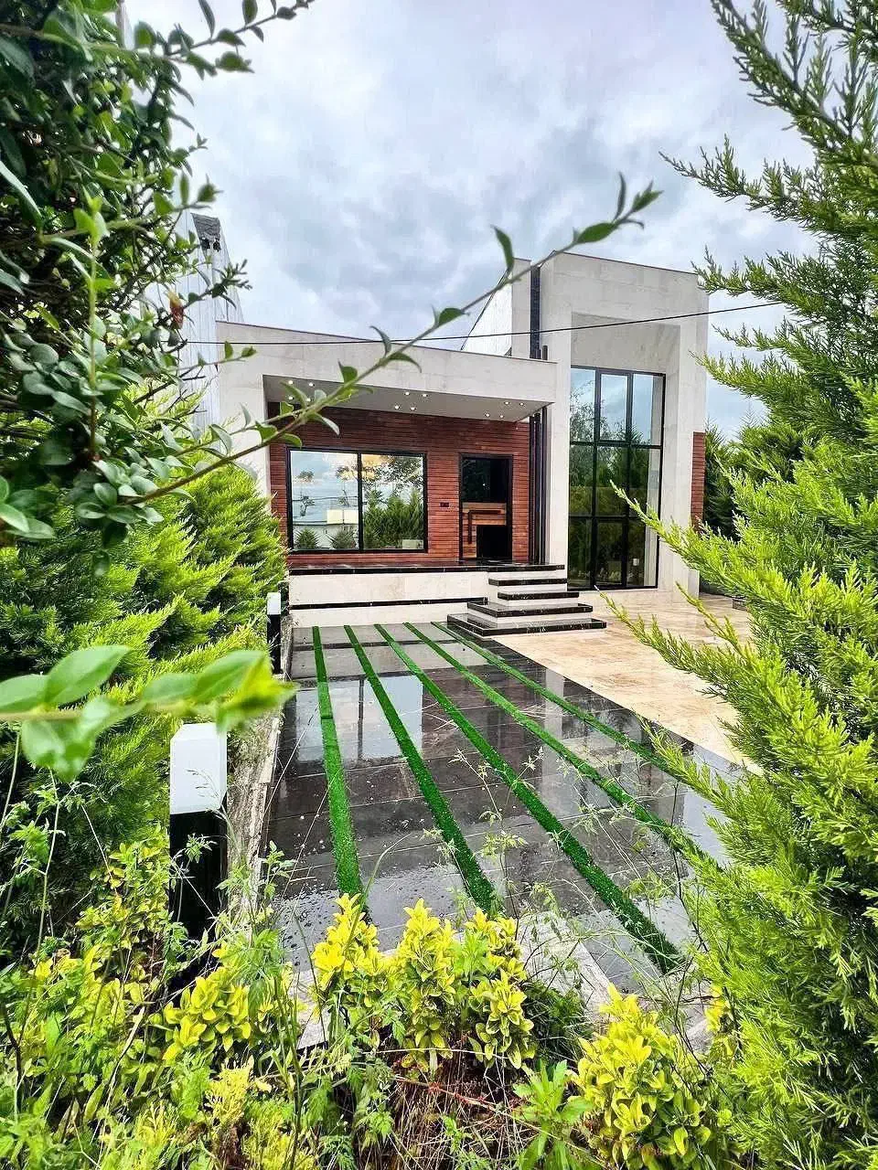 ویلا نیم پیلوت با مدارک کامل و لازم|فروش خانه و ویلا|امامزاده عبدالله, |دیوار