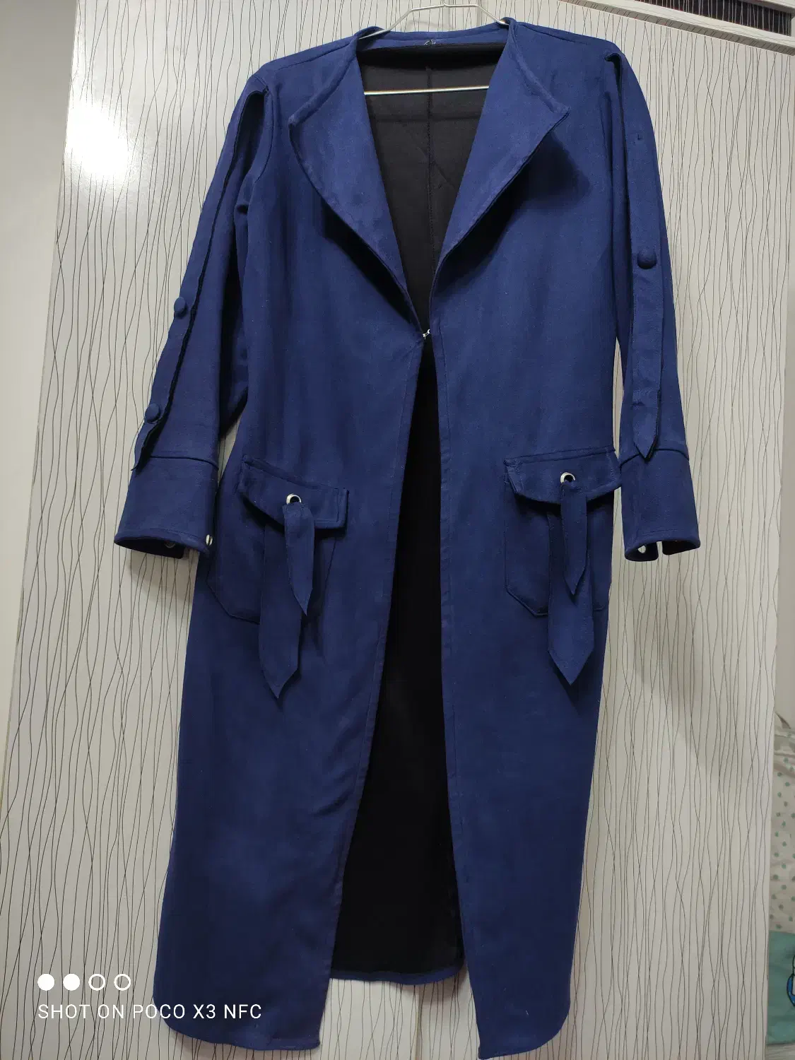 مانتو پاییزه|لباس|شیراز, رازی|دیوار