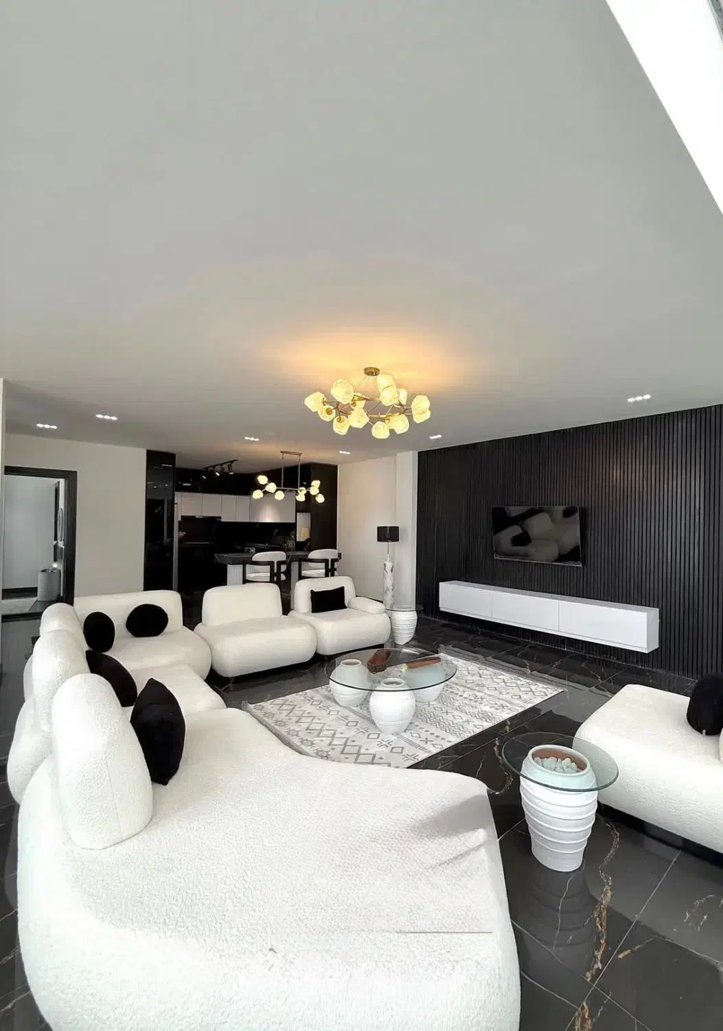 500م‌ پنت هاوس پایین روما(طبقه۱۸+ویوتراس)۴خواب