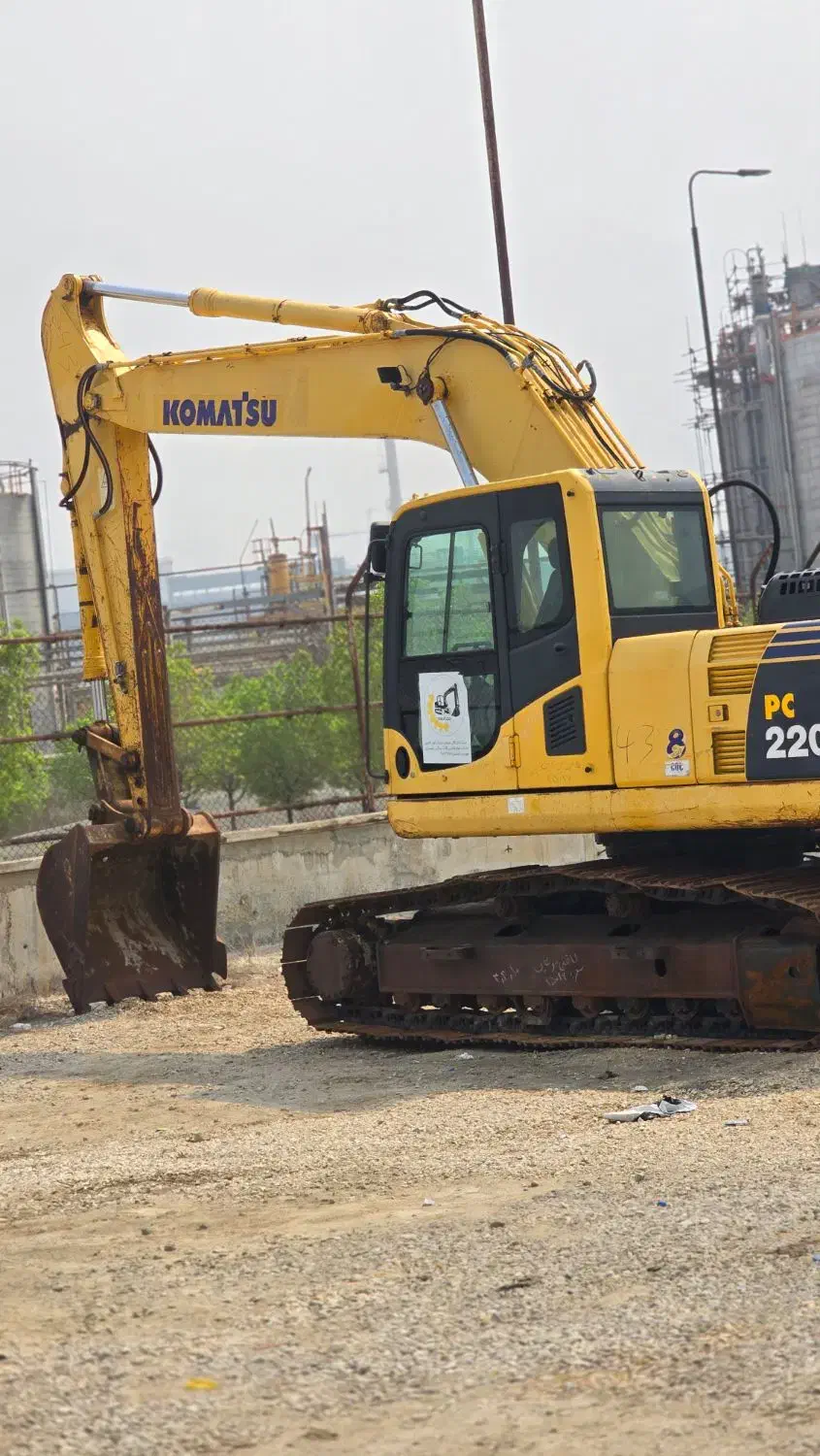 فروش بیل ۲۲۰ کوماتسو با کار دائم|خودرو سنگین|شیراز, سینما سعدی|دیوار