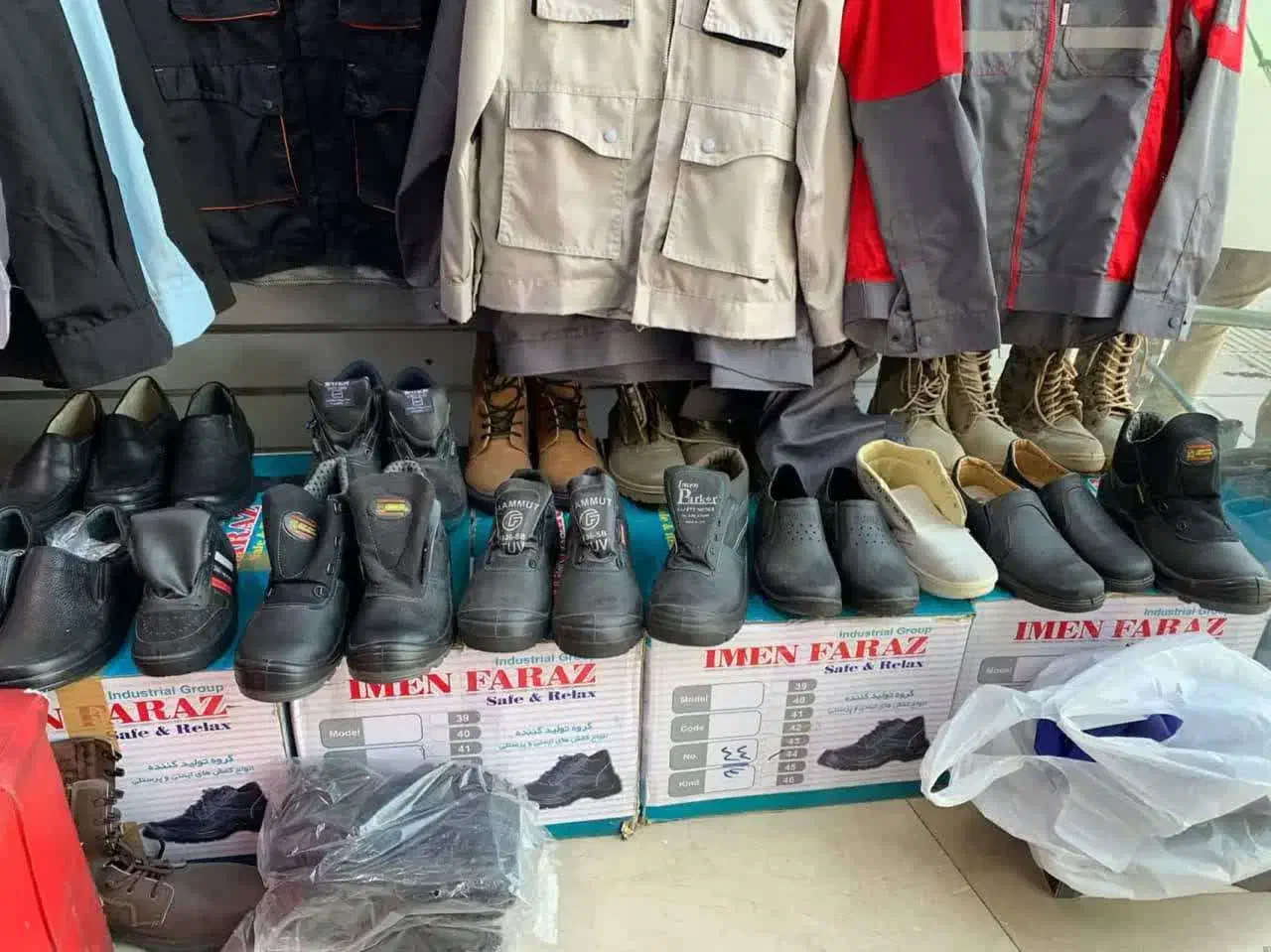 فروش لباس کار (لباسکار) تیشرت کفش ایمنی دستکش کلاه|لباس|قم, بکایی|دیوار