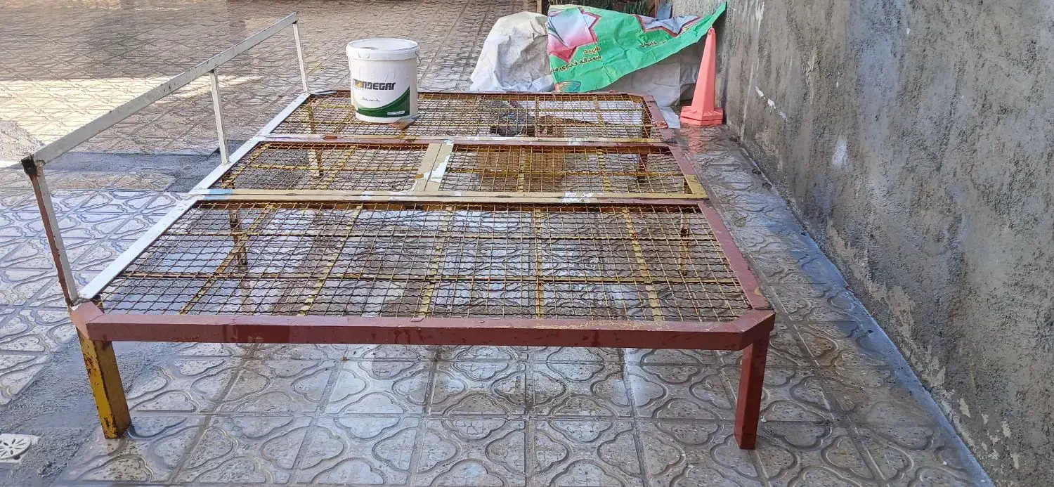 میز اهنی|صندلی و نیمکت|ایلام, |دیوار