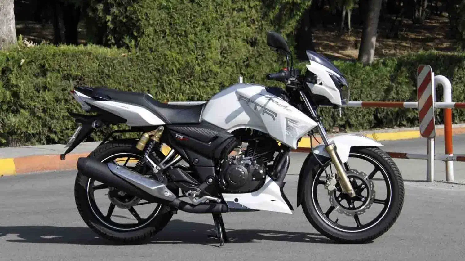 آپاچی95سالم و فوق العاده تمیز در حدصفر کم کار|موتورسیکلت|تهران, شهمیرزادی|دیوار