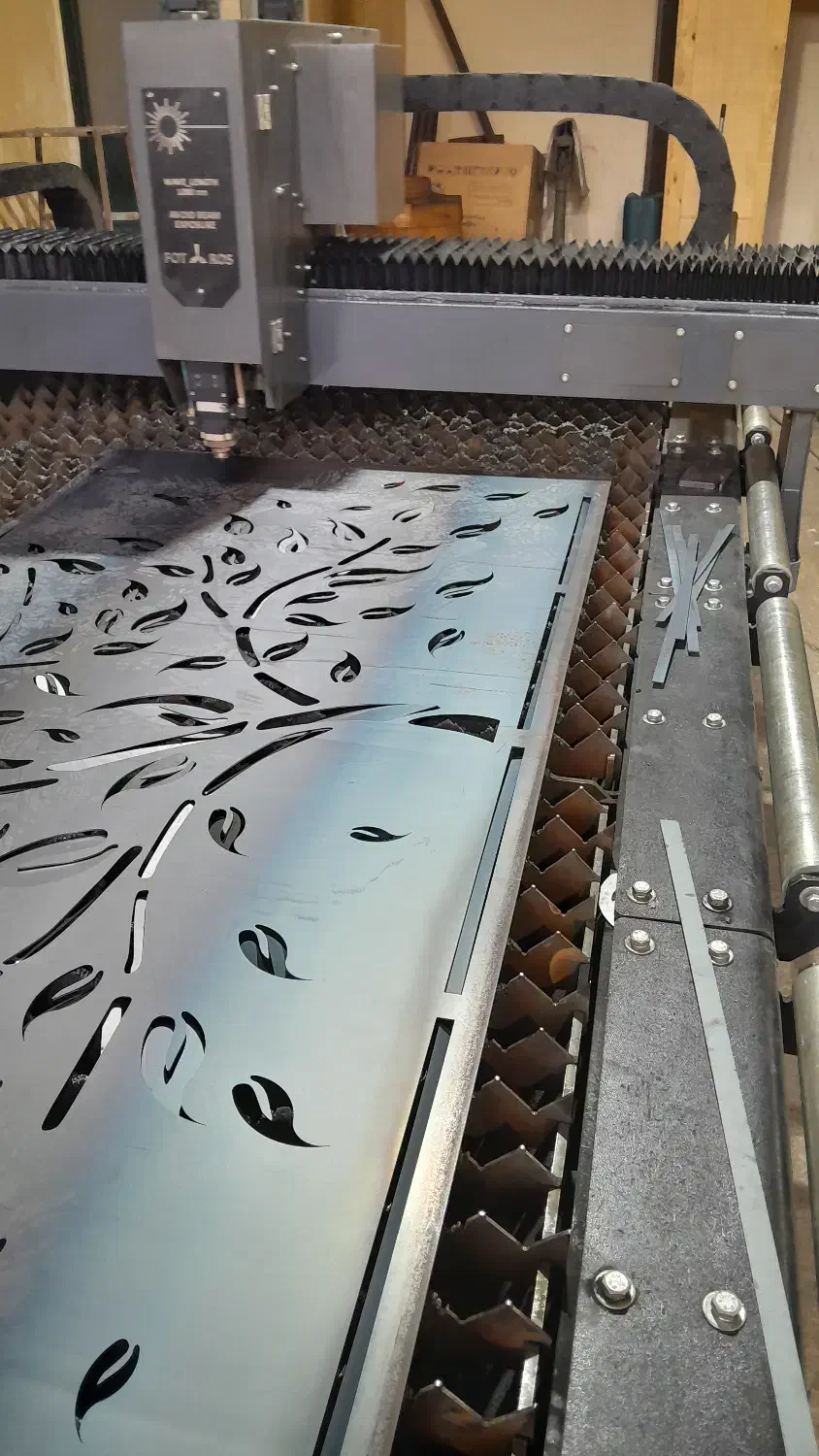 خدمات برش لیزر فلزات|خدمات پیشه و مهارت|ری, بازار آهن|دیوار