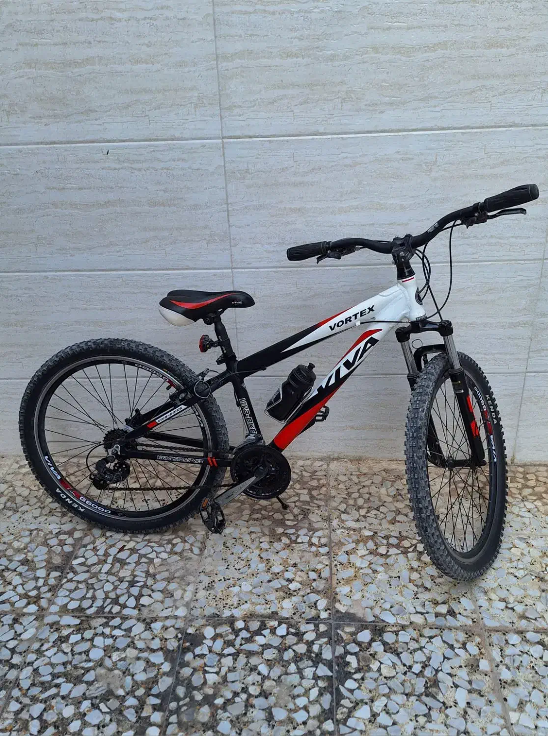 دوچرخه ویوا|دوچرخه، اسکیت، اسکوتر|آبپخش, |دیوار