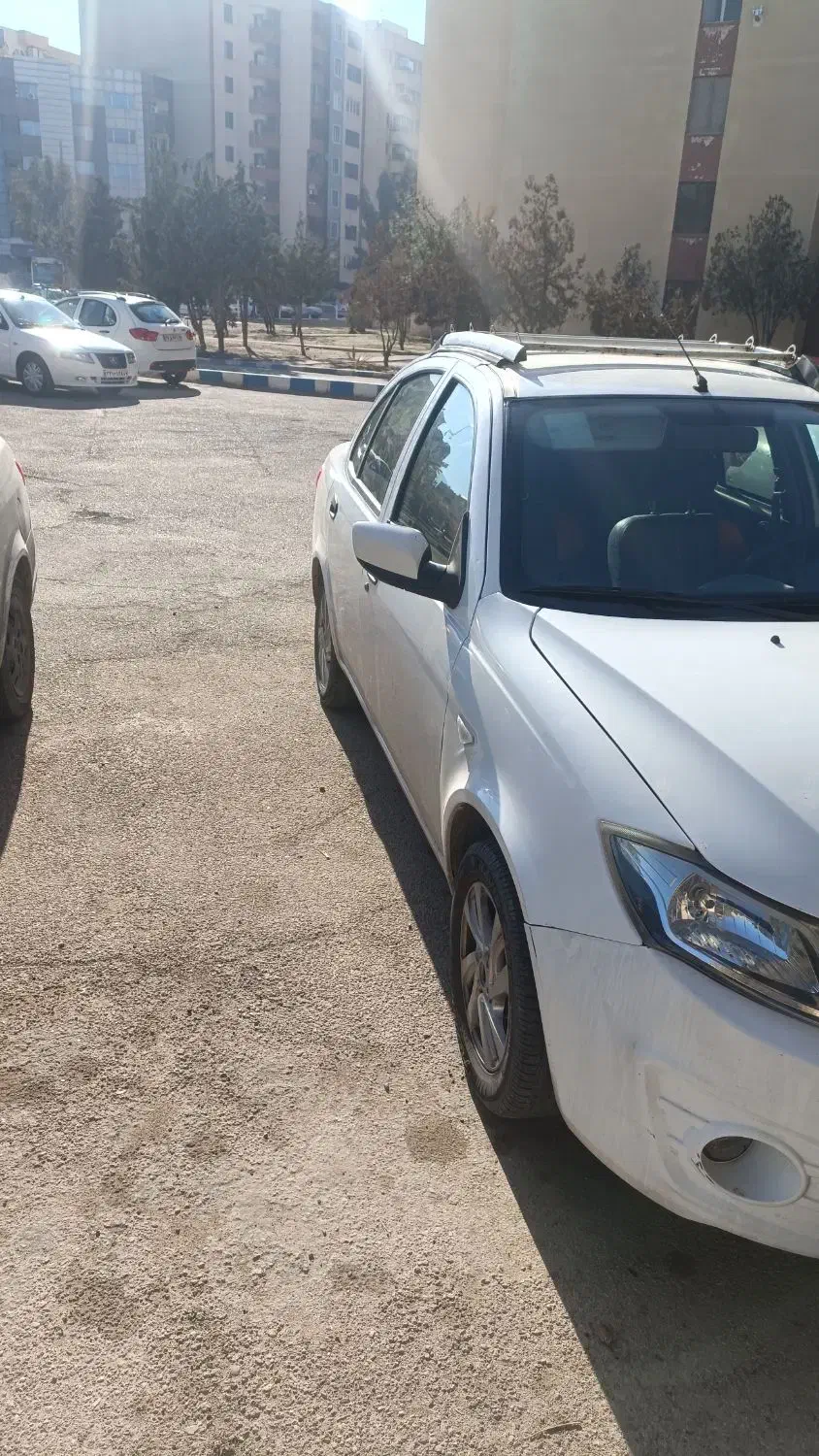 ساینا98|خودرو سواری و وانت|شیراز, گلدشت معالی‌آباد|دیوار