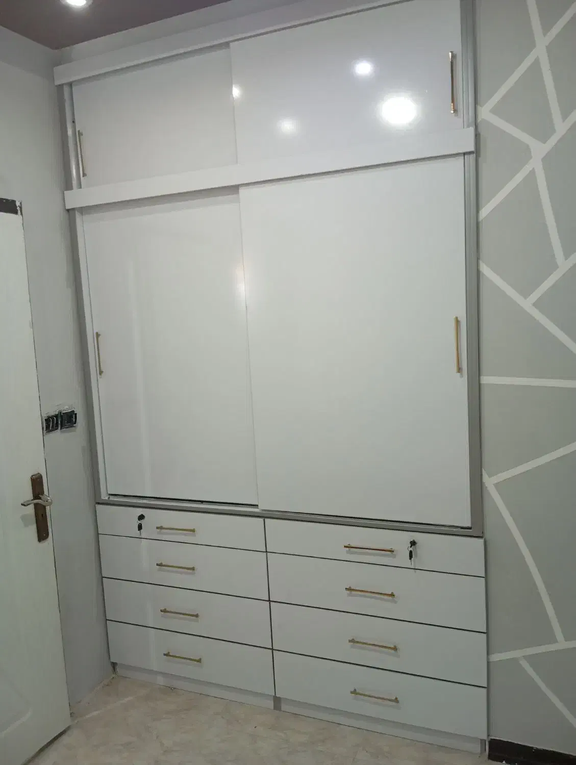 ساخت کابینت کمد دیواری درب اتاق قرنیز|خدمات پیشه و مهارت|فردیس, نسترن غربی|دیوار