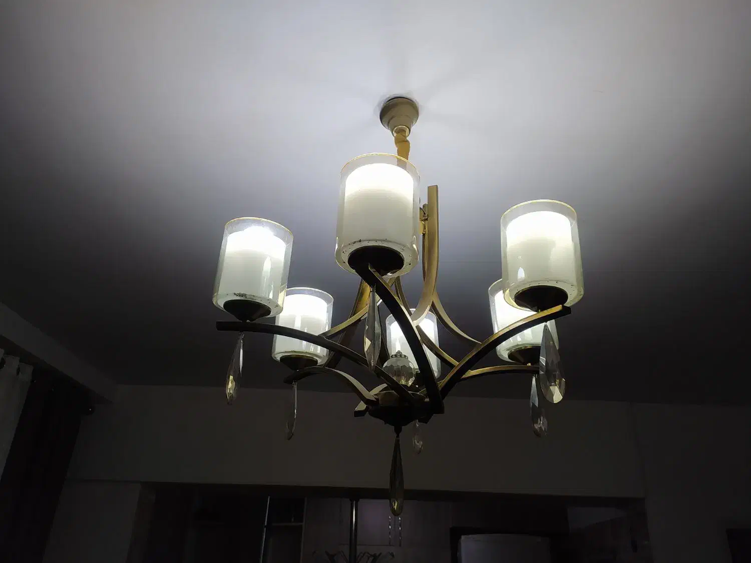 لوستر در حد نو|لوستر و چراغ آویز|فردیس, نسترن غربی|دیوار