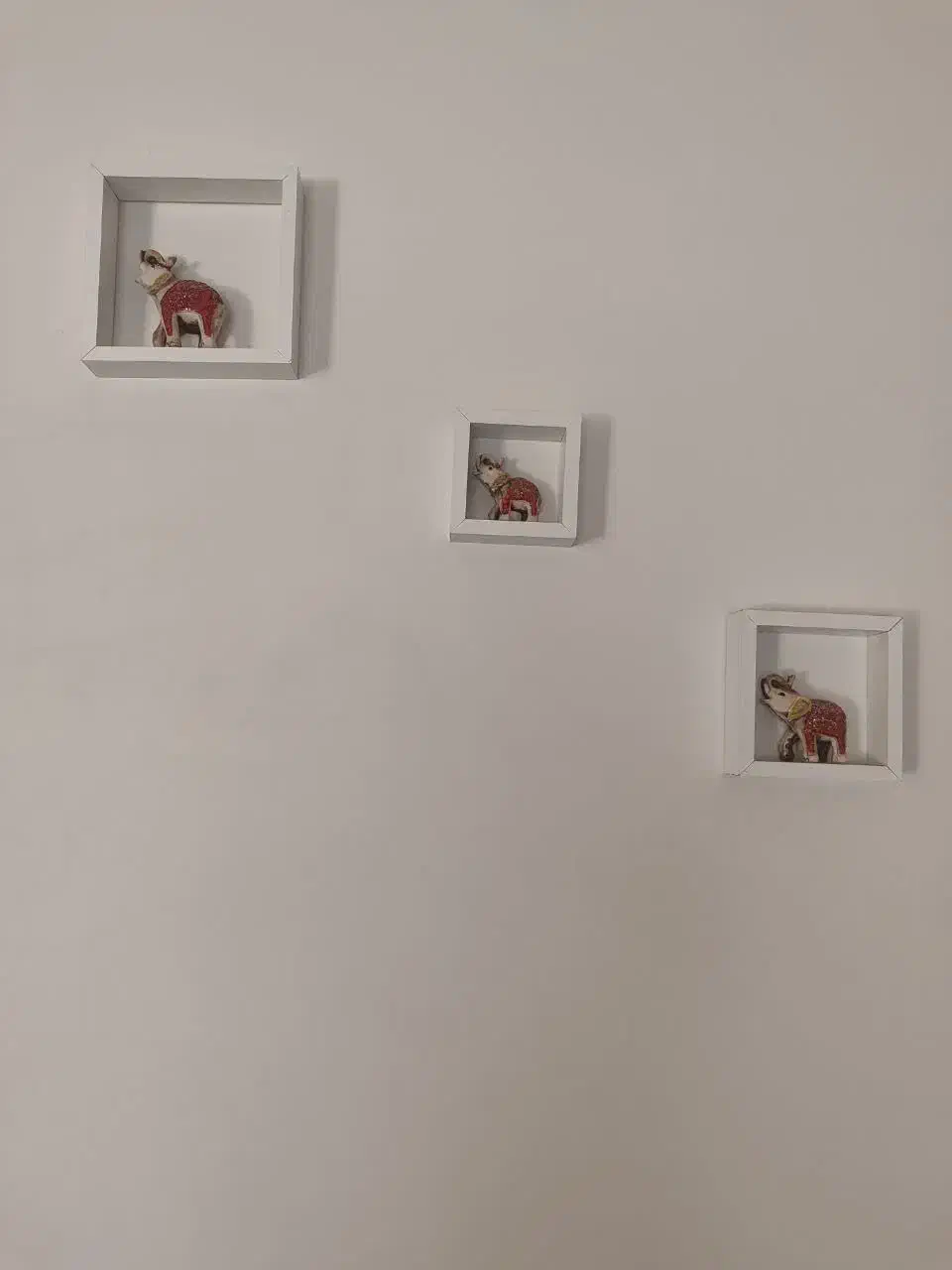 شلف دیواری همراه مجسمه|کتابخانه، شلف، قفسههای دیواری|اصفهان, کوی امام|دیوار